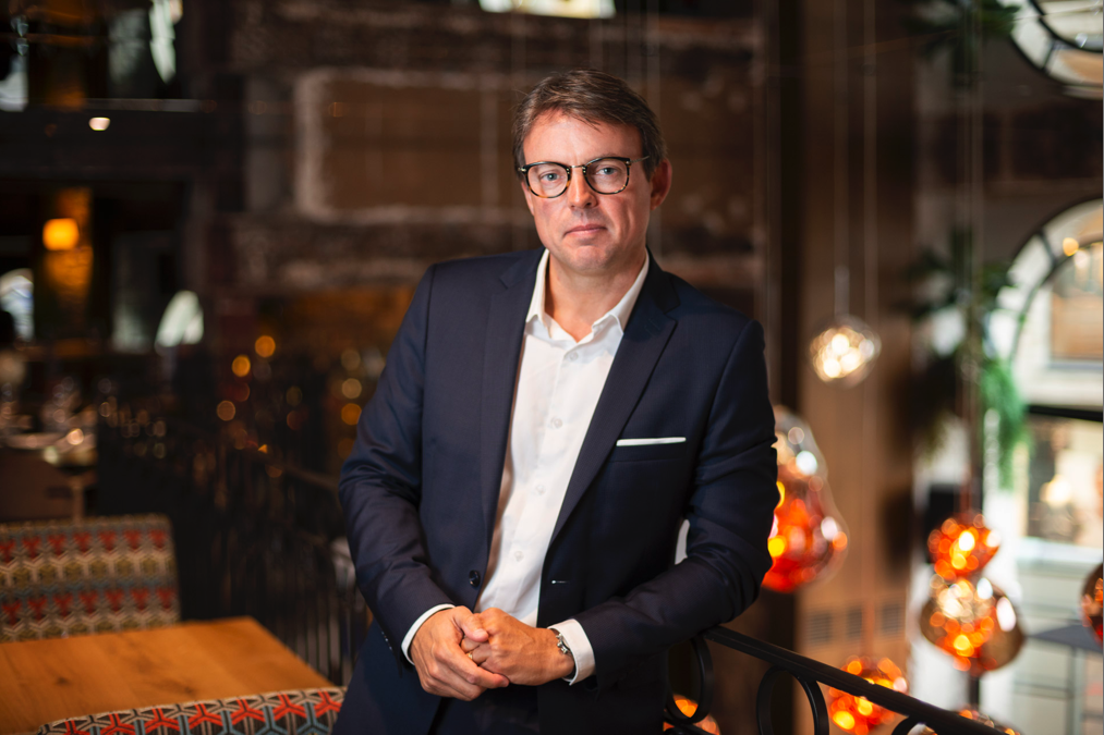 Portrait d'un homme chef d'entreprise. dirigeant d'un restaurant à Nantes